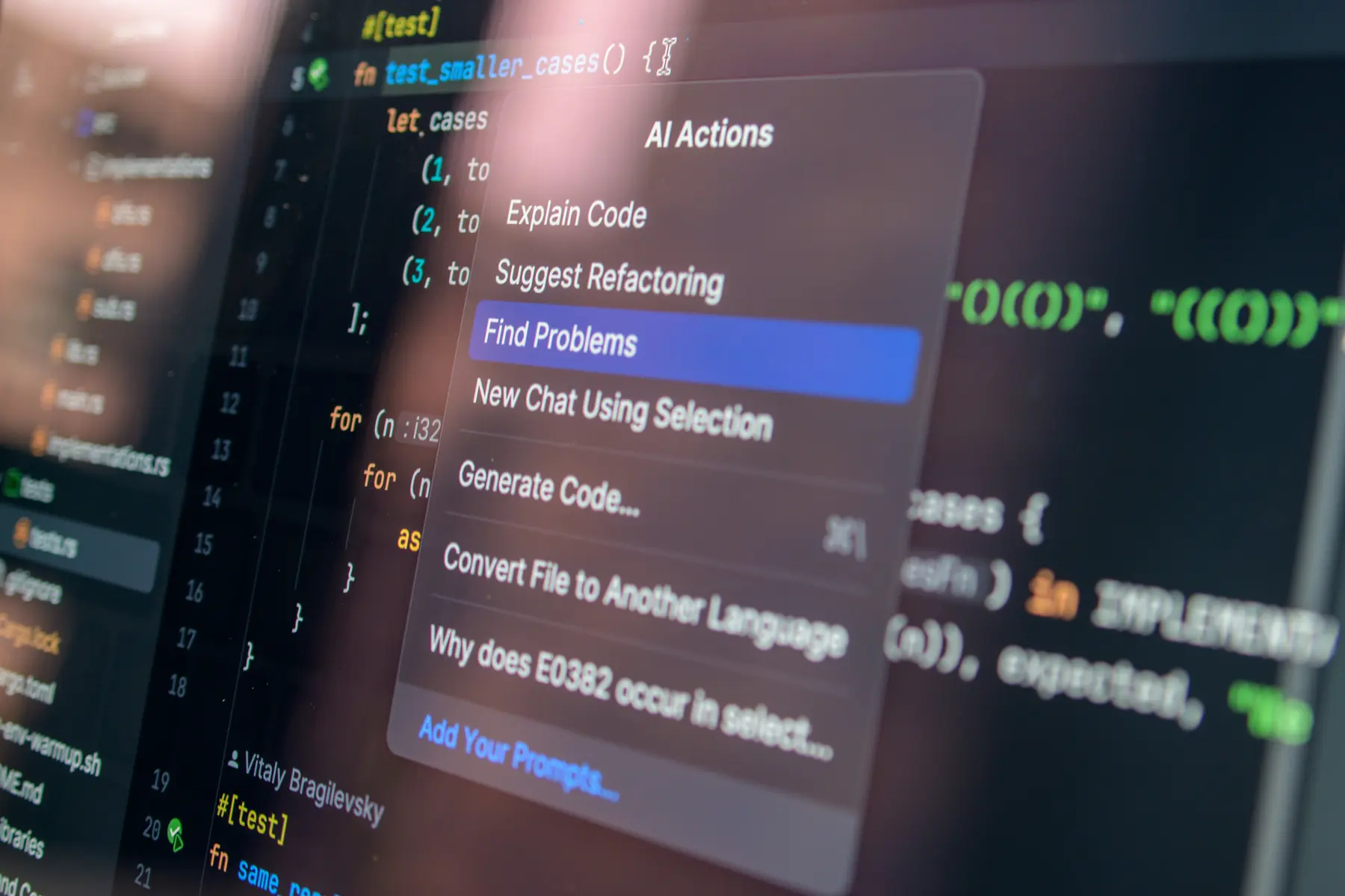 Een computerscherm met programmeercode en een AI-actiemenu met opties zoals het uitleggen van code.