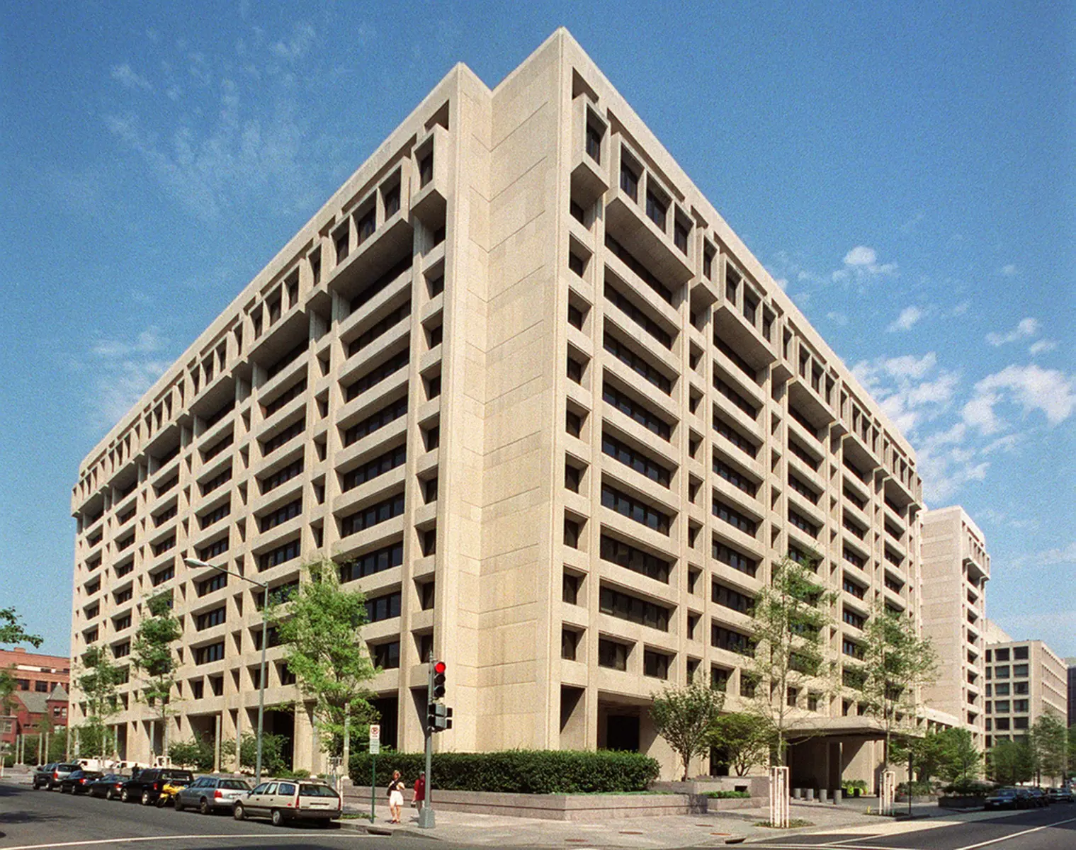 Het moderne kantoorgebouw van het hoofdkantoor van het Internationaal Monetair Fonds in Washington D.C.