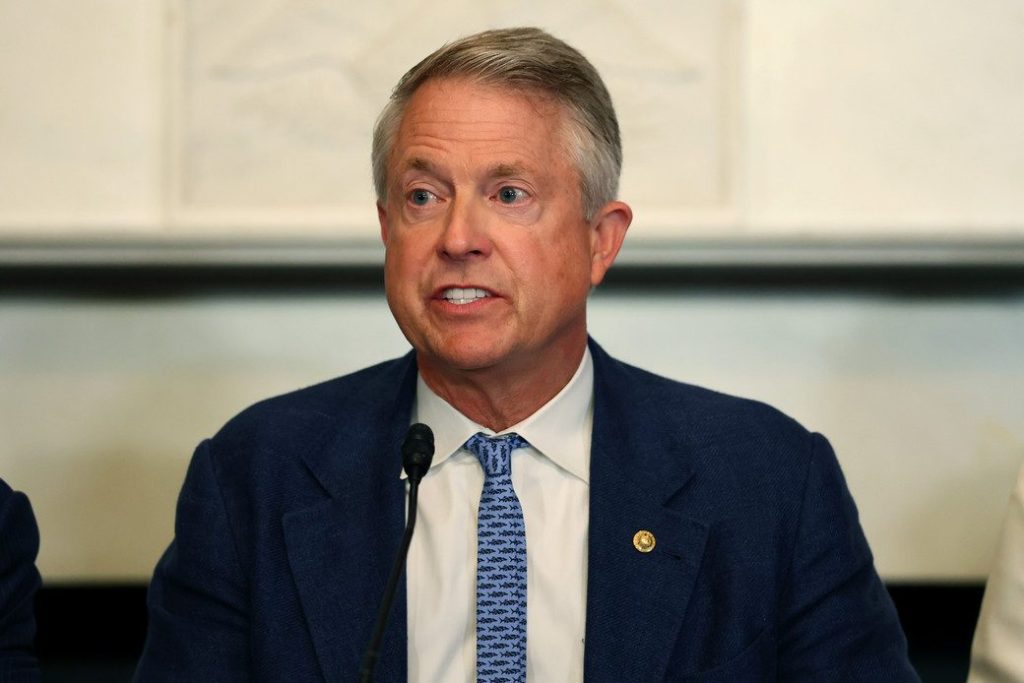 Crypto Bill Card Fee - Senator Marshall Image