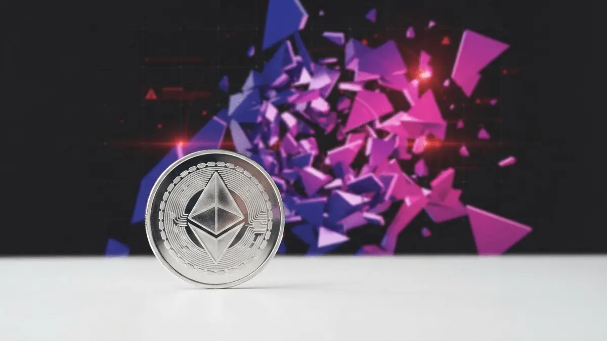 ETH trades near $2,499 as traders assess support, BitMine’s 5% supply cap, macro pressure, and Tom Lee’s $10,000 Ethereum price prediction.