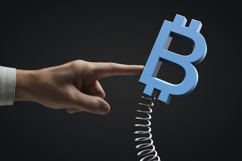 Bitcoin não consegue se sustentar e negocia a US$ 56 mil — Relatório sugere mais volatilidade