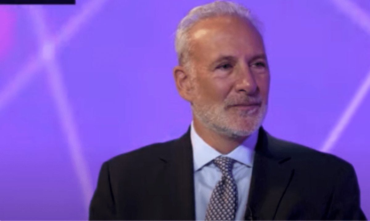 Strategy a acheté 334 BTC, mais son rachat de STRC pour 176,3 millions de dollars lie les perspectives de prix du Bitcoin à la pérennité du financement.
