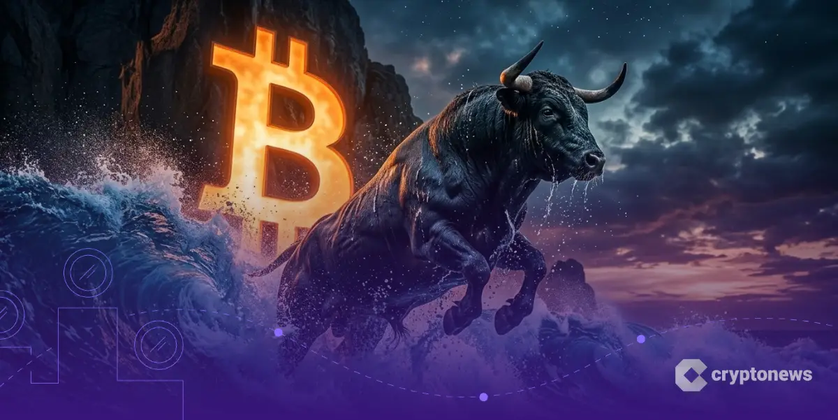 青い波を割って力強く上昇する雄牛と巨大なビットコインロゴ