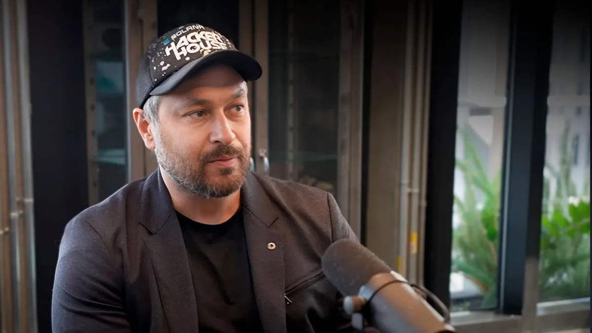 'So Dumb': Solana Founder Slams Idea of Altcoin Projects Holding Bitcoin