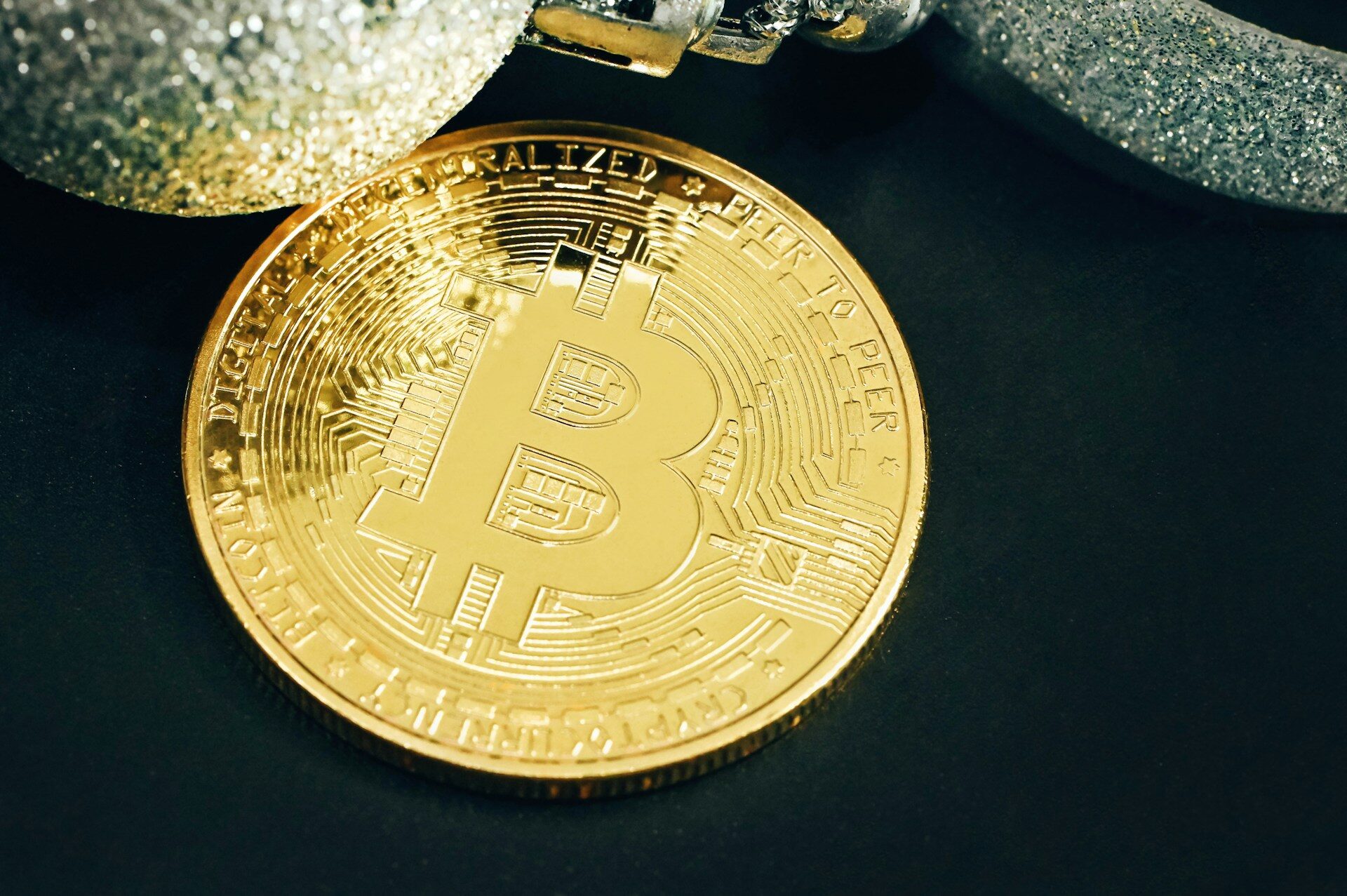 Los ETF de Bitcoin superan el hito del millu00f3n de BTC, lo que demuestra una fuerte demanda de activos digitales