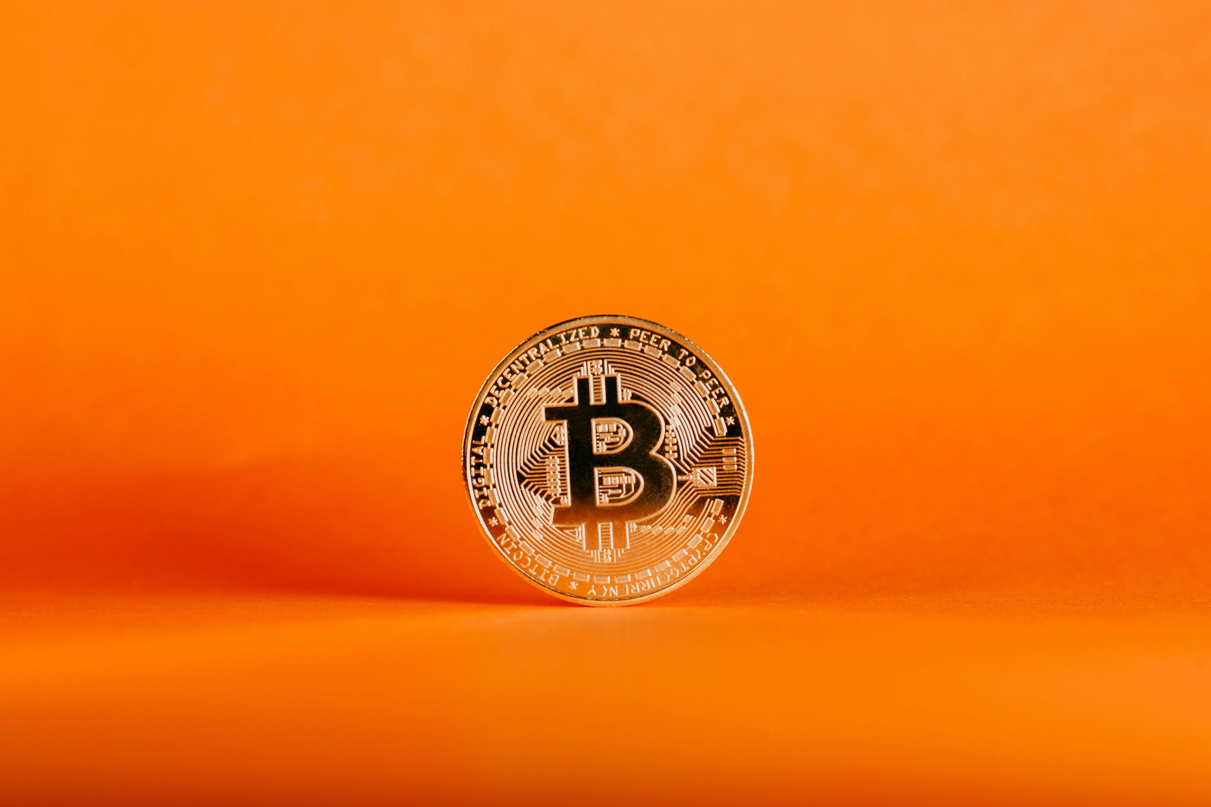 Bitcoin’s $104,000 Peak Sparks High-Stakes Short Positions – Details