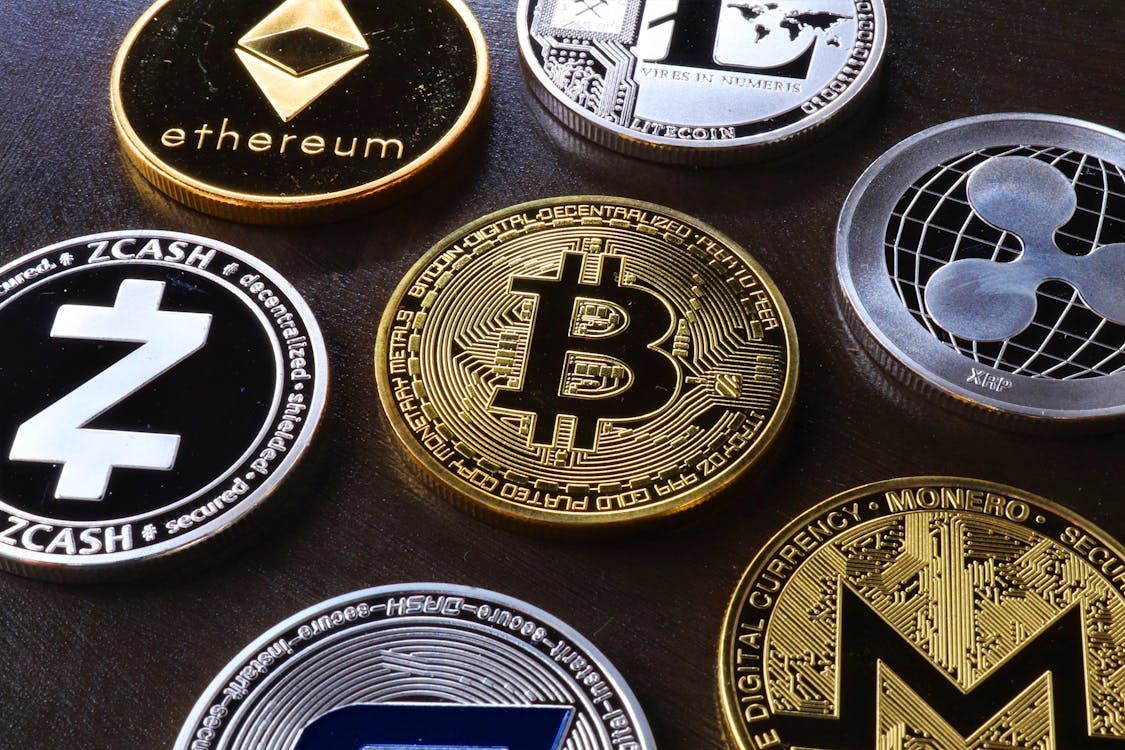 Asesores Financieros Exploran Nuevas Vías para Invertir en Criptomonedas