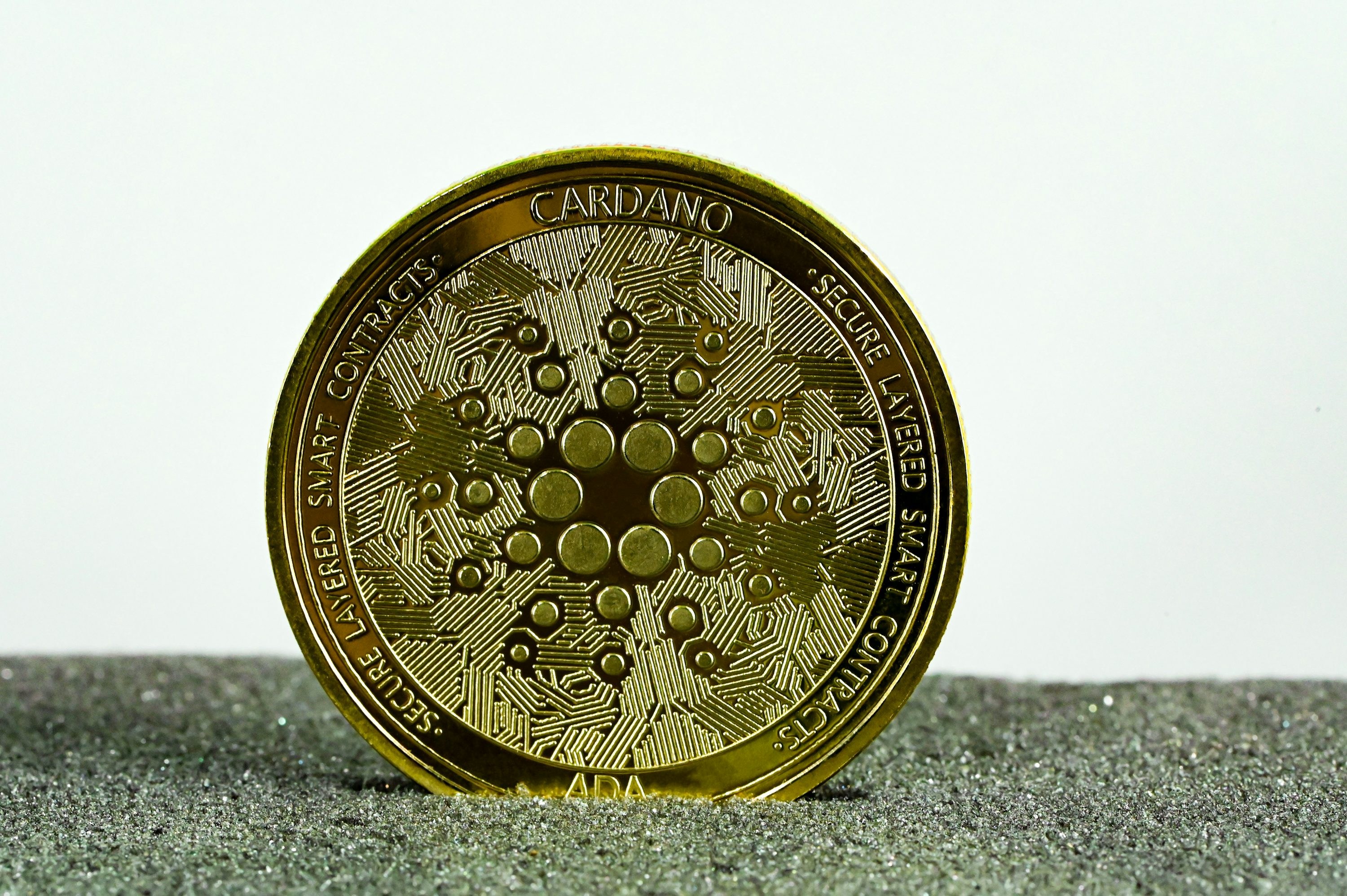 Cardano (ADA) Rumbo a los $4: ¿Predicción Alcista o Espejismo Cripto?