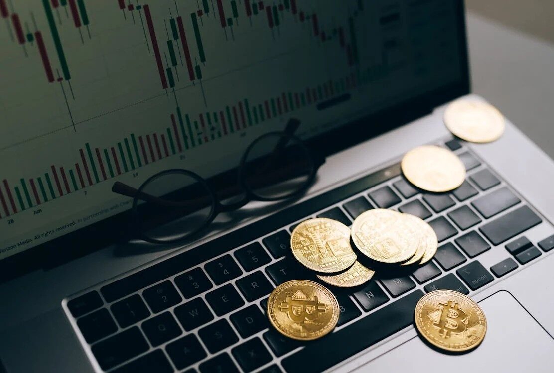 La inversión institucional en criptomonedas aumenta mientras los inversores minoristas se retiran